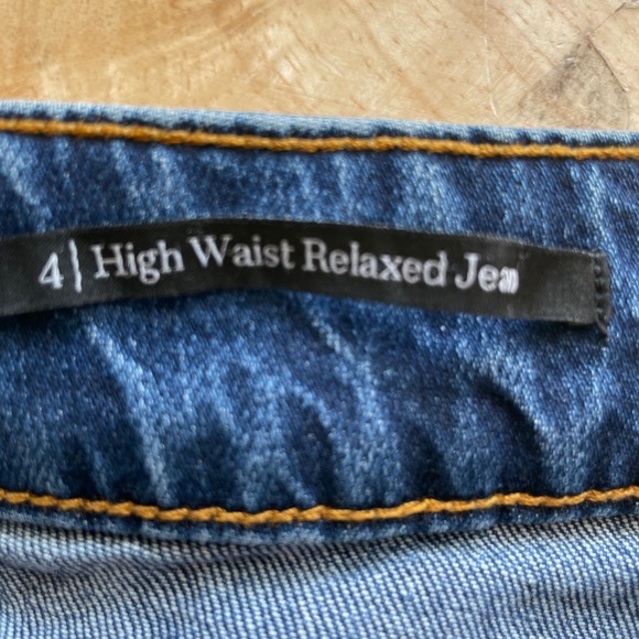 Talbots Women's High Waist Relaxed Jeans Palisades Wash Size 4 Denim - Picture 3 of 8